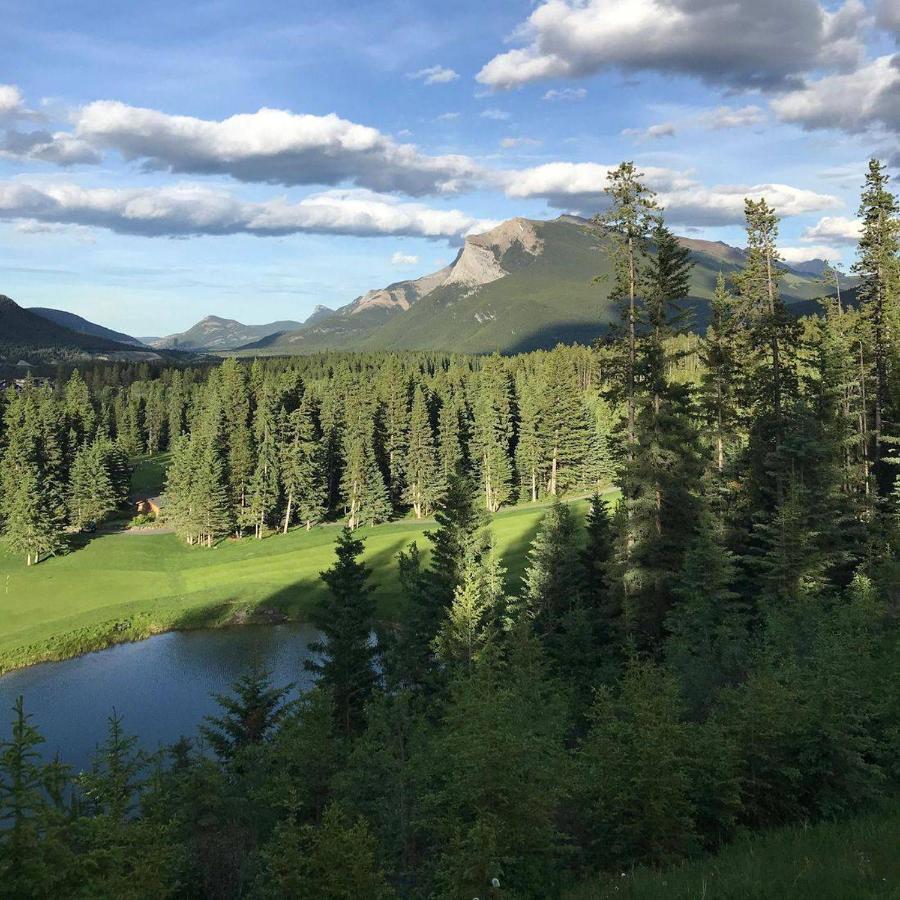 Wanna Get Away This Summer And Fall At The Crossing Canmore Kültér fotó